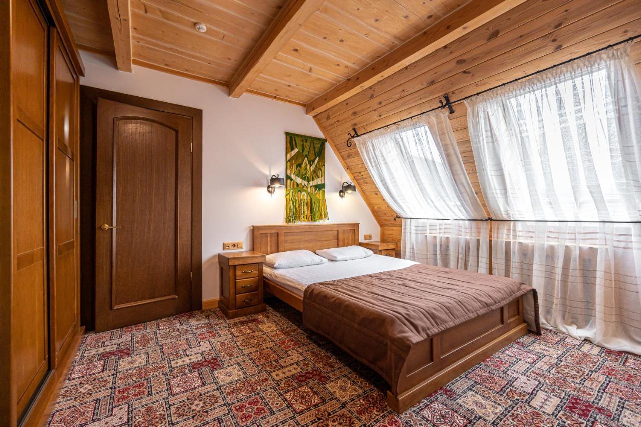 Tatariv Deluxe Hotel ภายนอก รูปภาพ