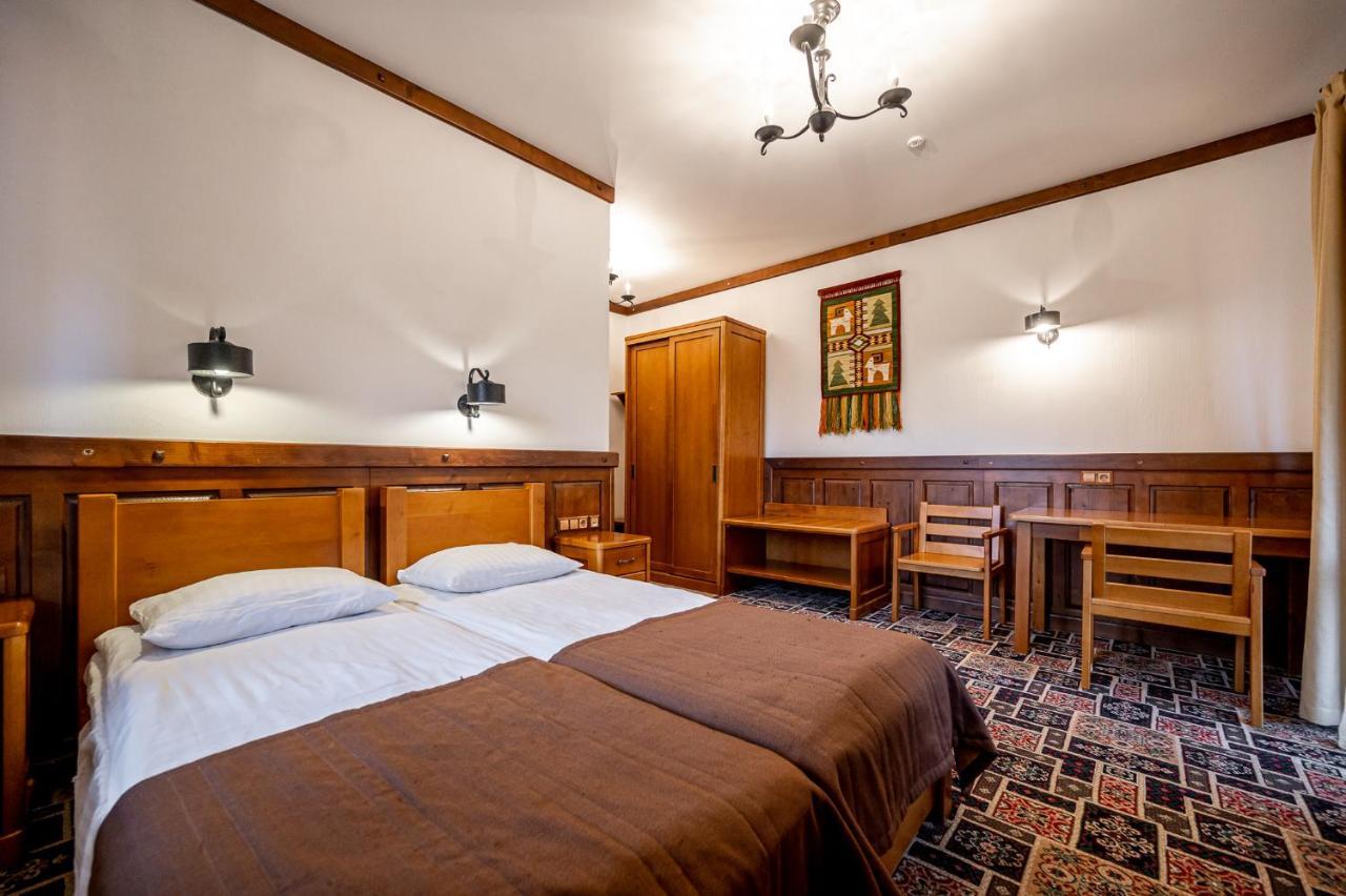 Tatariv Deluxe Hotel ภายนอก รูปภาพ
