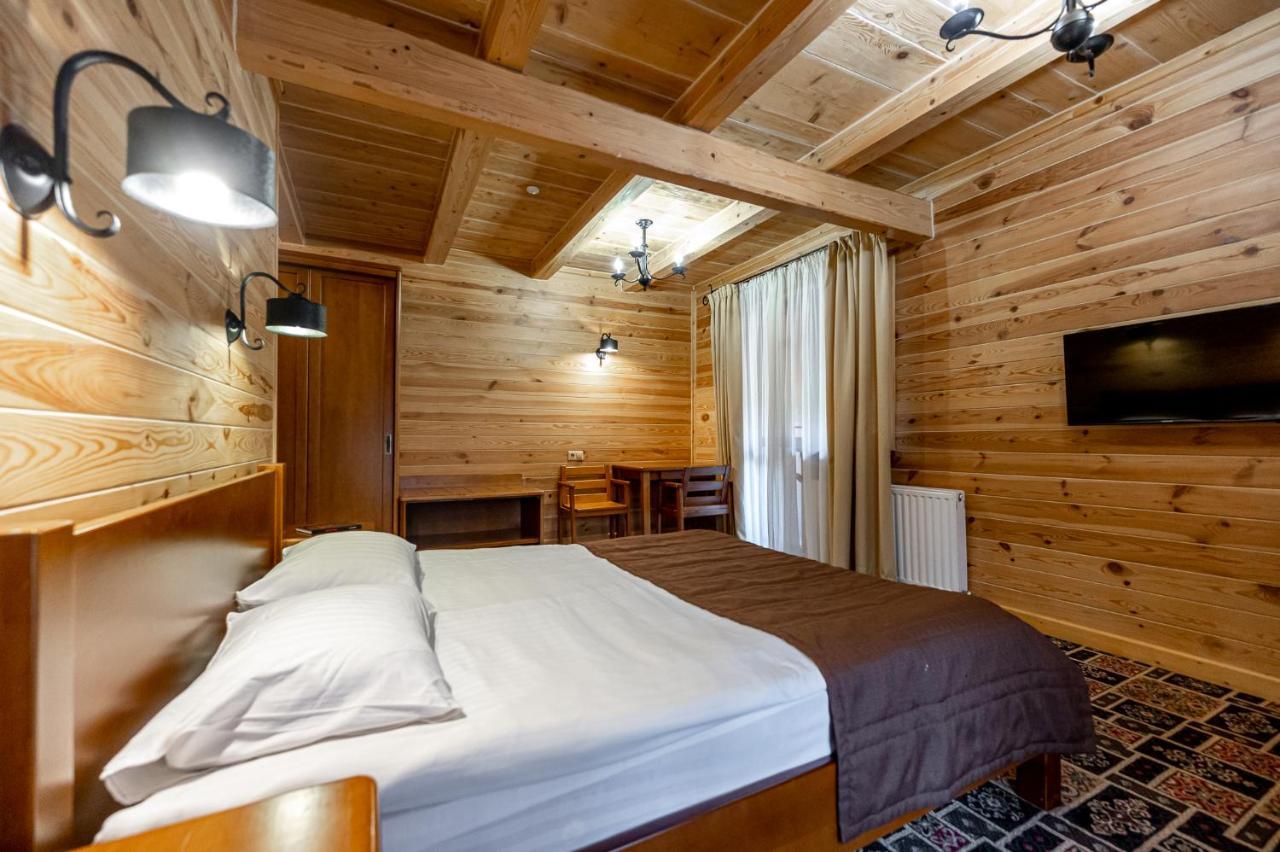 Tatariv Deluxe Hotel ภายนอก รูปภาพ