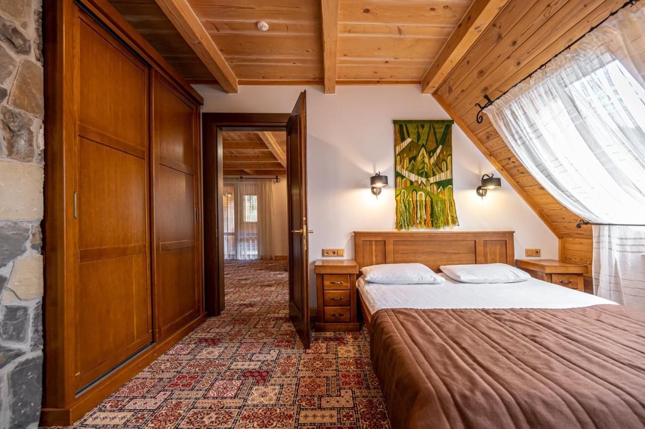 Tatariv Deluxe Hotel ภายนอก รูปภาพ