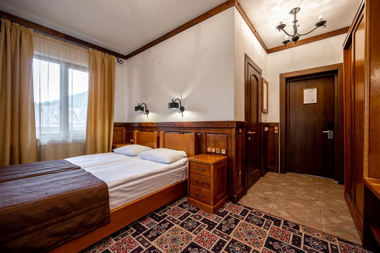 Tatariv Deluxe Hotel ภายนอก รูปภาพ