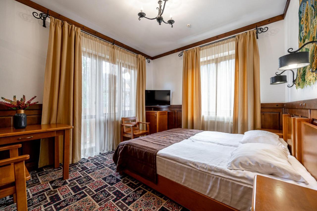 Tatariv Deluxe Hotel ภายนอก รูปภาพ