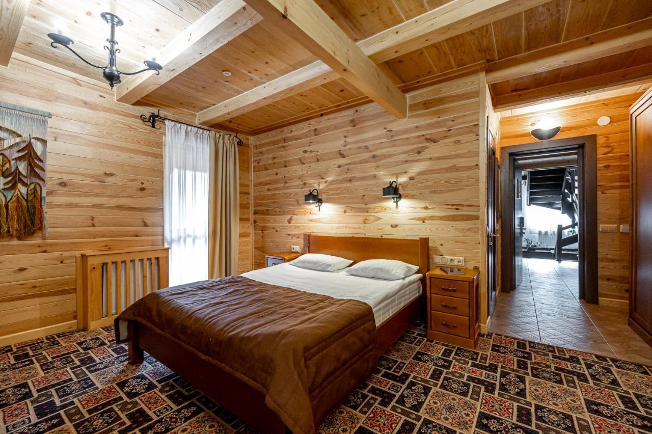 Tatariv Deluxe Hotel ภายนอก รูปภาพ