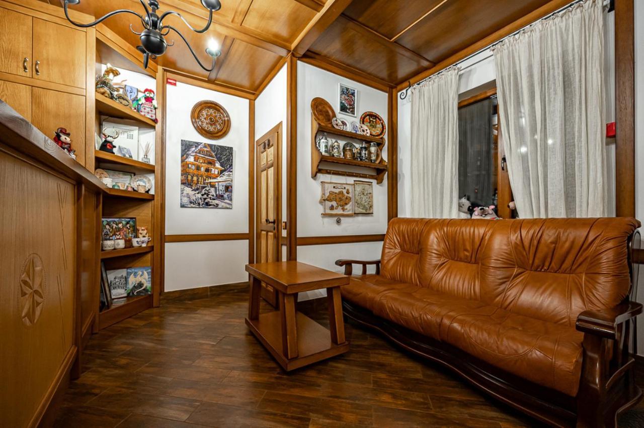 Tatariv Deluxe Hotel ภายนอก รูปภาพ