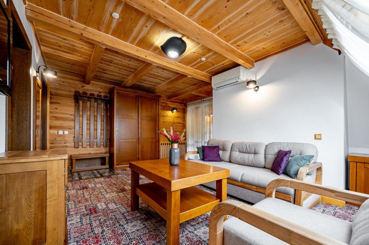 Tatariv Deluxe Hotel ภายนอก รูปภาพ