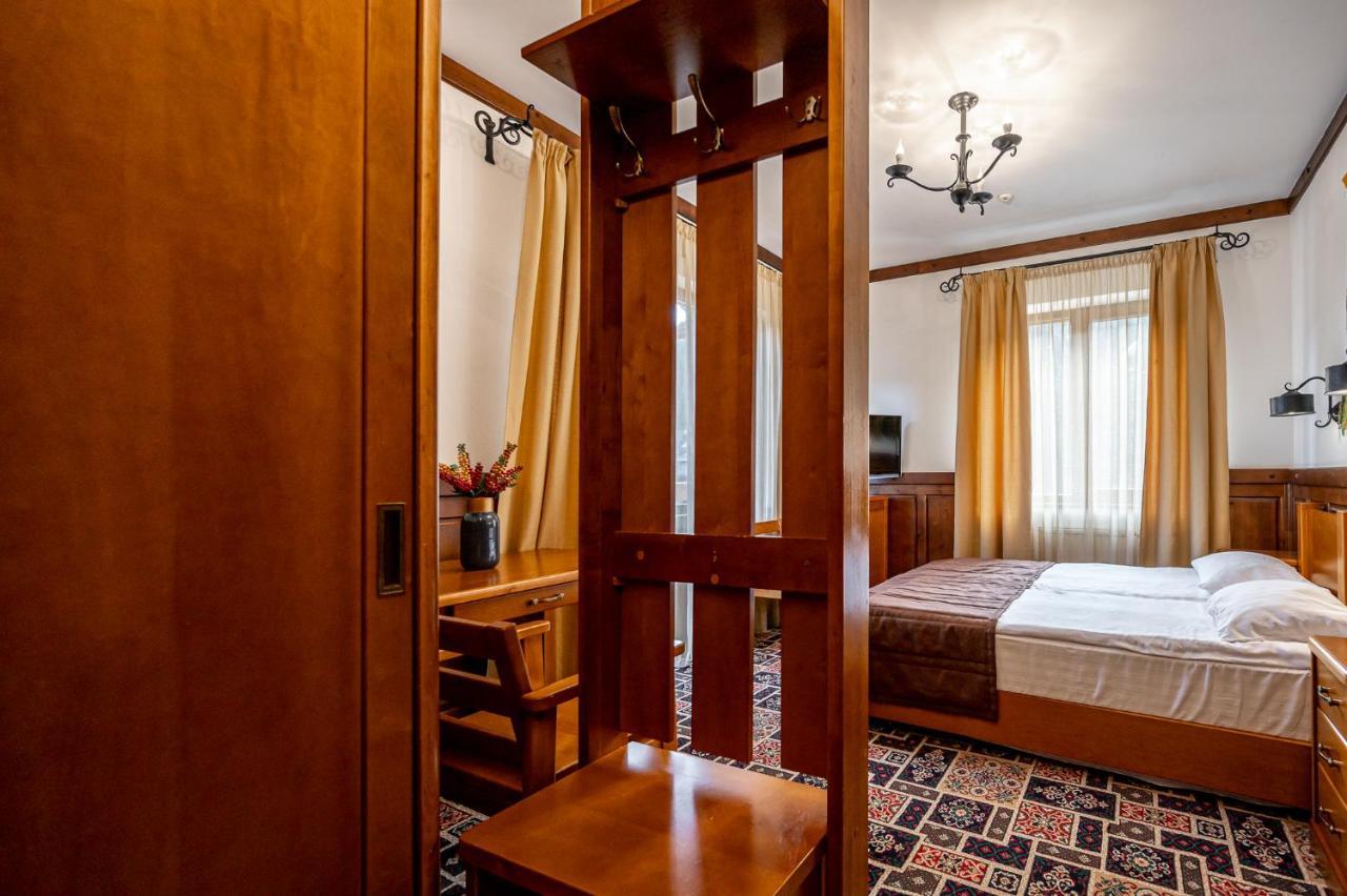 Tatariv Deluxe Hotel ภายนอก รูปภาพ