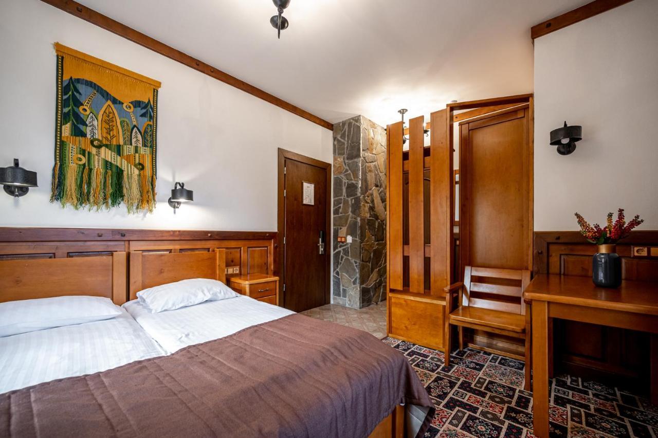 Tatariv Deluxe Hotel ภายนอก รูปภาพ